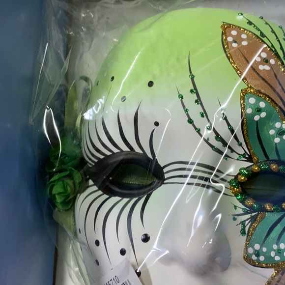 Vintage Hand Painted Porcelain Mask Goth Witch - Picture 2 of 7